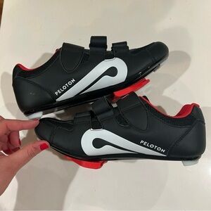 Peloton Cycling Shoes (unisex) size 42 - women’s 11 men’s 9